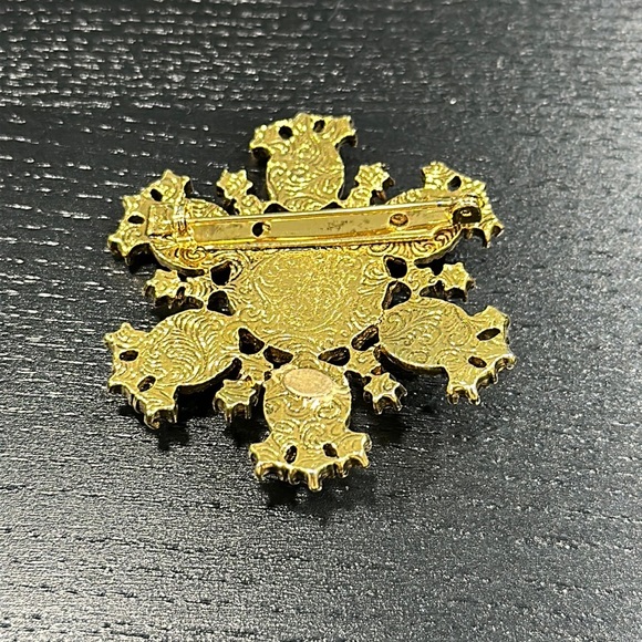 Vintage Blue Flower and Pearl Brooch - Picture 2 of 3